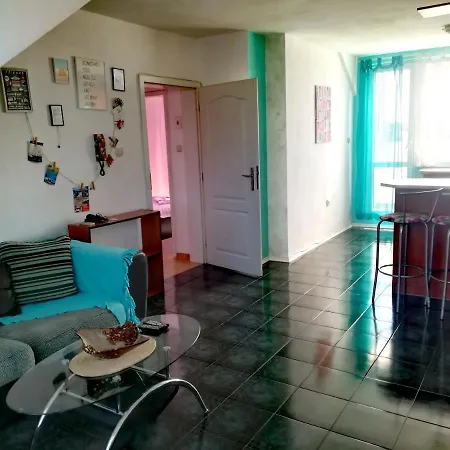 Top Center Opera Apartment Varna